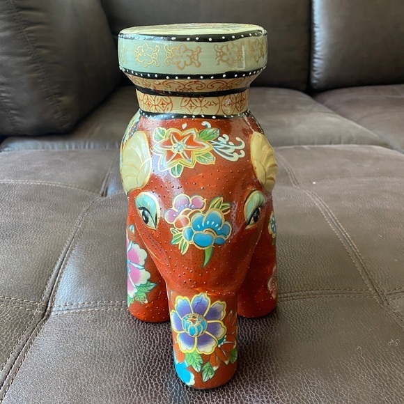 Vintage Japanese porcelain handpainted elephant plant display - Picture 4 of 10